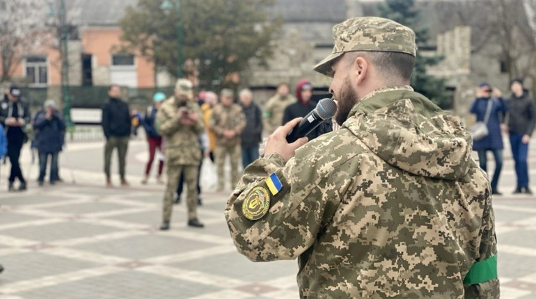 У пам’ять про загиблих дітей. На центральній площі міста Городок знову лунатиме патріотична музика