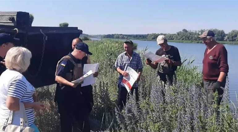 Рятувальники нагадали мешканцям Великобурлуччини правила безпечної життєдіяльності