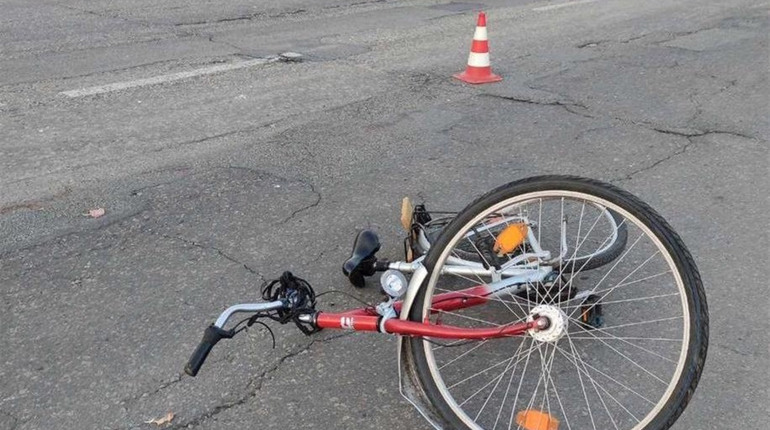 Велосипедист і мотоцикліст постраждали в ДТП у селі Красносілля