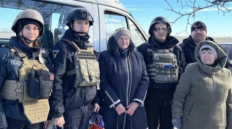 З села, що знаходиться майже "на нулі", у Пологівському районі евакуювали двох жінок