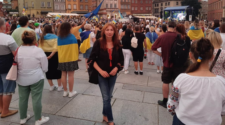 Скільки українців вимушено перебувають за кордоном через війну: цифра шокує