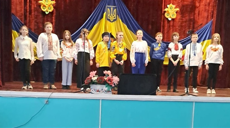 Жителі села Великої Каратулі на Переяславщині провели концерт і зібрали кошти для ЗСУ