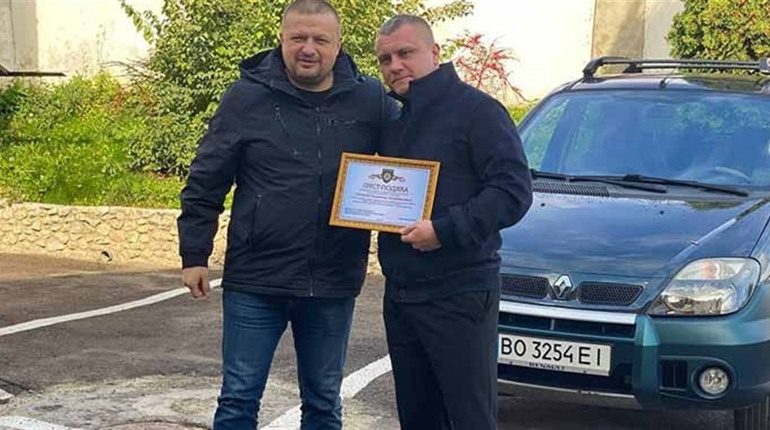 Поліцейським Кременця і Почаєва подарували автомобілі
