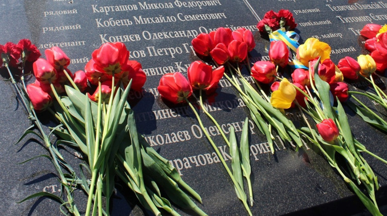 9 травня в Умані: вшановуємо героїв і жертв війни вдома, працюємо задля ПЕРЕМОГИ