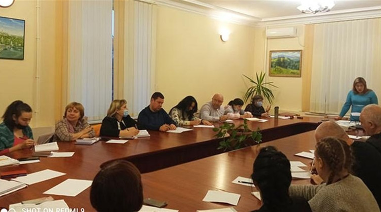 Уроки для депутатів і чиновників