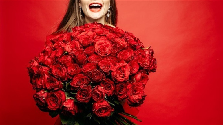 Чи варто обирати букет з 51 троянди замість 101