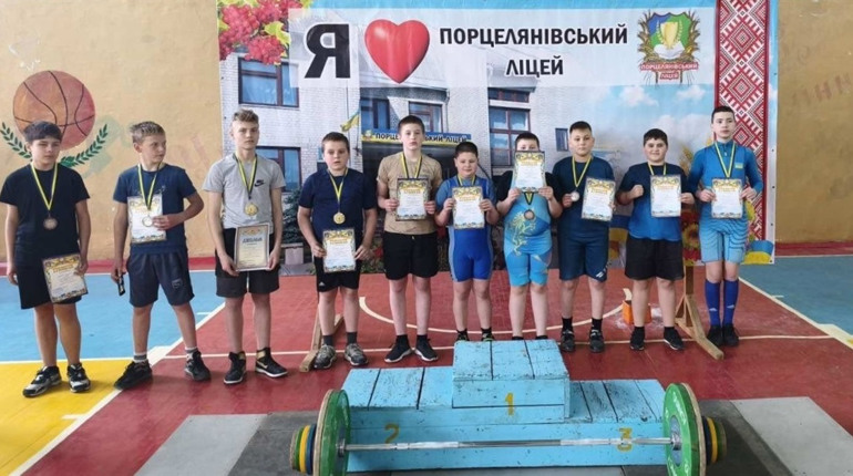 Чемпіонат області з важкої атлетики U13: звягельські спортсмени серед найсильніших
