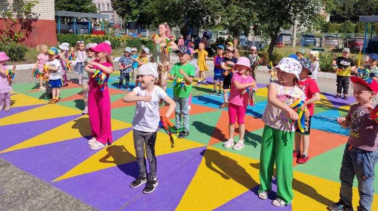 Осяяне усмішками свято: День захисту дітей у Нетішині