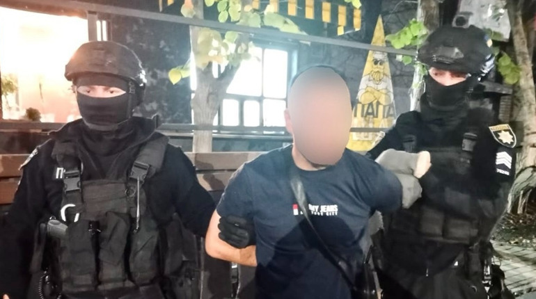 У центрі Вознесенська двоє чоловіків викрали автівку в знайомого