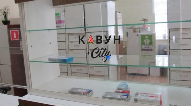 «Сьогодні нічого не змогла купити — аптеки порожні»: що з ліками в окупованому Скадовську