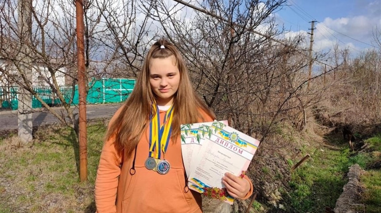 Сватівчанка привезла срібну медаль з Чемпіонату України з важкої атлетики: подробиці
