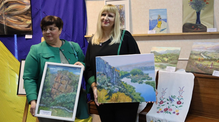 В Южноукраїнську проходить благодійна художня виставка «Об'єднані заради Перемоги»