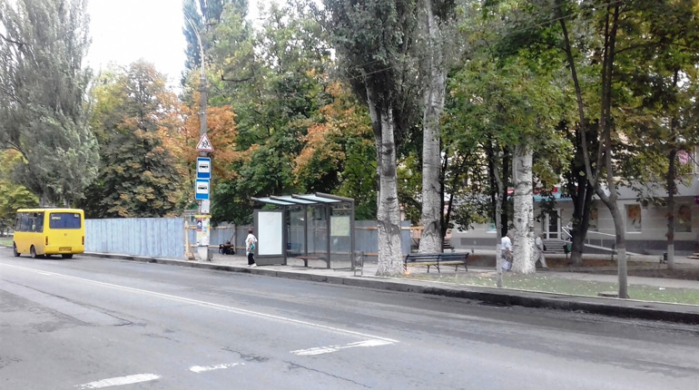 У Херсоні на пішохідному переході автівка збила двох пенсіонерів: розповідаємо деталі