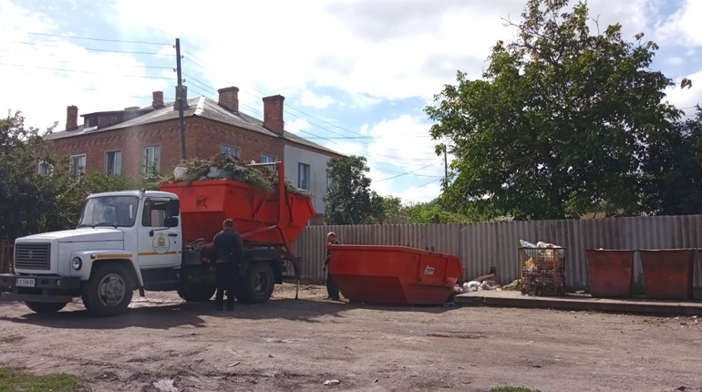 Вивезення понаднормового сміття відмінусовує асфальтування двох вулиць у Золотоноші