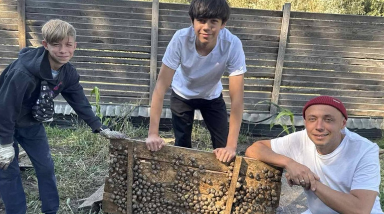 Земля, вода і трішки терпіння: равликове диво родини Корнієвських на Менщині