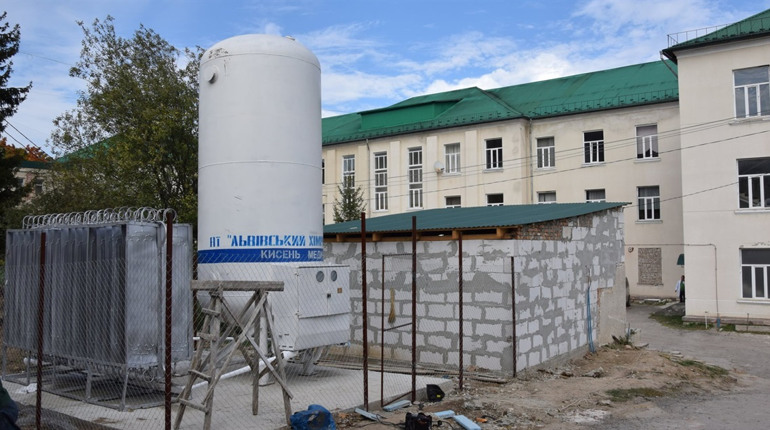 У Чортківській міській лікарні встановили додатковий кисневий газифікатор