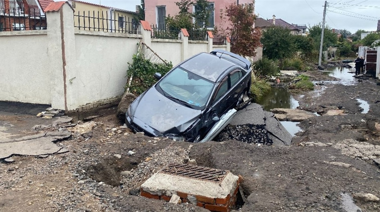 ФОТО: уроки негоди для Одеси. На загибель людей відреагував Президент Зеленський та вчені