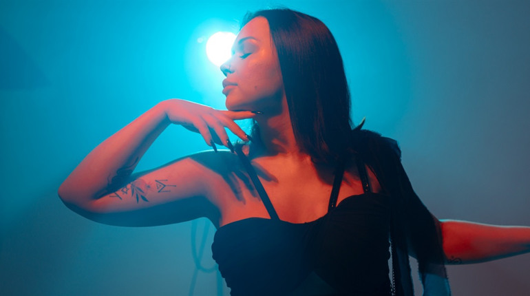Харківська співачка Marie Hellstein випустила альбом SENSORIUM — 41-пісенну антологію почуттів