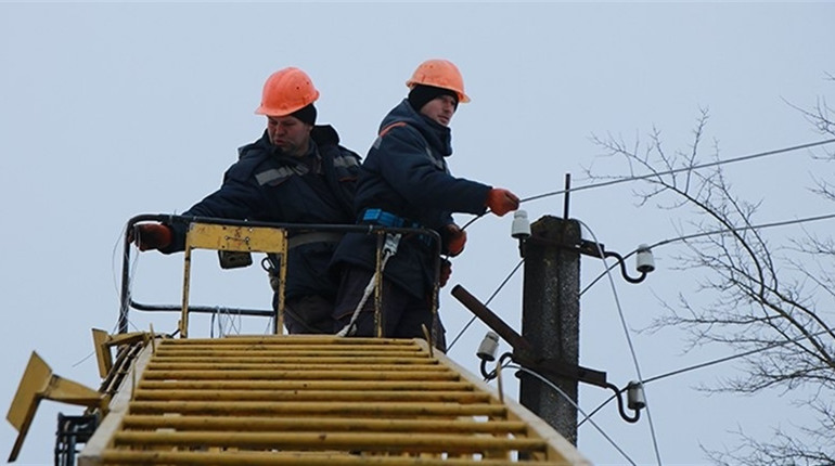 Негода на Хмельниччині. Яка ситуація у Городку з електропостачанням і чому не буде води