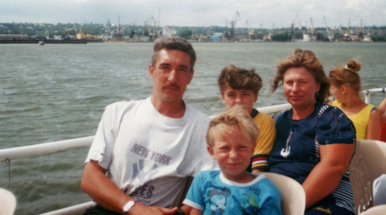 «Не розлучались майже 33 роки»: історія родини, в якої війна відібрала дім, батька та чоловіка