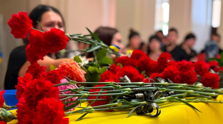 У Первомайську попрощалися із 23-річним захисником України Станіславом Солом'яним