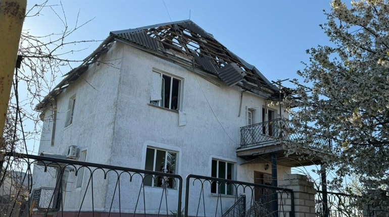 На Херсонщині армія рф завдала ударів по житловим будинкам, соціальній та критичній інфраструктурі