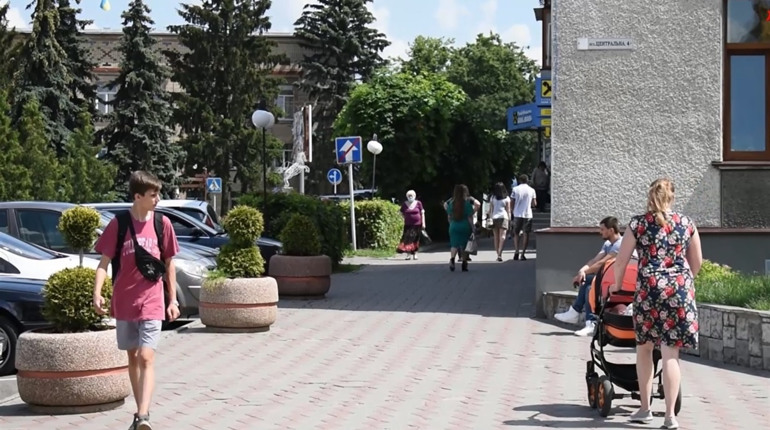 У Жмеринці підприємців та ФОПів запрошують отримати допомогу по частковому безробіттю: відео