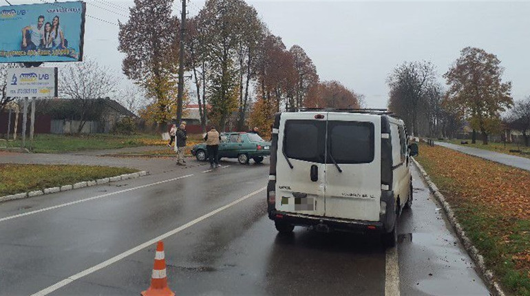 У Переяславі зіткнулися авто Opel Vivaro та ЗАЗ "Славута": хроніка поліції