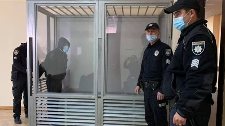 Суд арештував трьох викрадачів 19-річної дівчини. Серед підозрюваних є ще й 17-річна школярка!