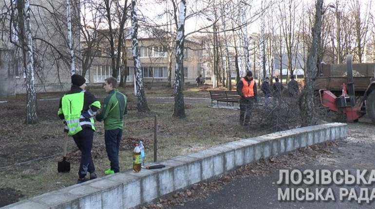 У Лозівській "ковідній" лікарні облаштовують централізовану подачу кисню