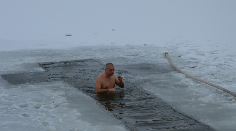 Онлайн-опитування: чи купаються сватівчани на Водохреща у ополонці