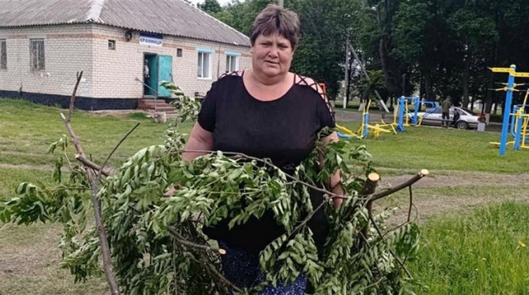 Шевченківська громада наводить лад на території в межах всеукраїнської акції з благоустрою