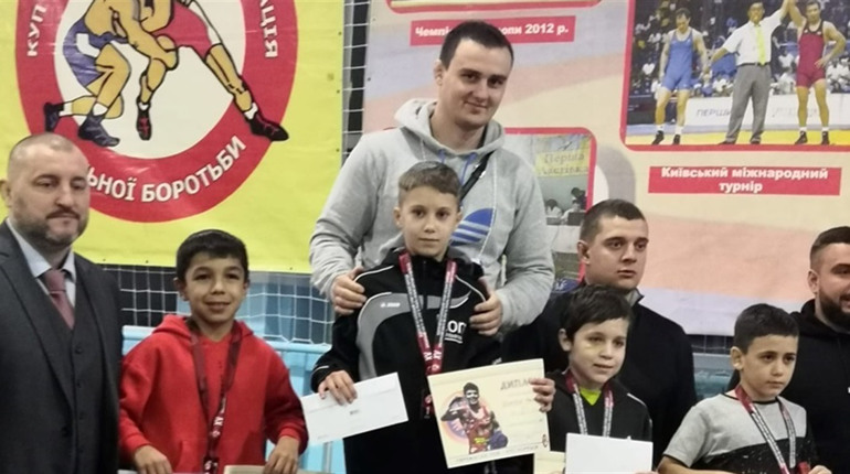 Фото дня: юні лозівські борці привезли "золото" та "срібло" із Всеукраїнських змагань