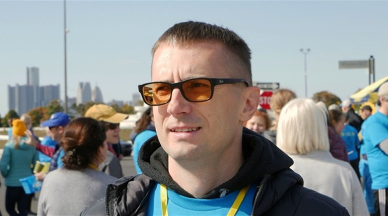 «Місця, де виросли, будували життя, тепер «сіра зона» фронту»: історія херсонця Юрія Капаруліна