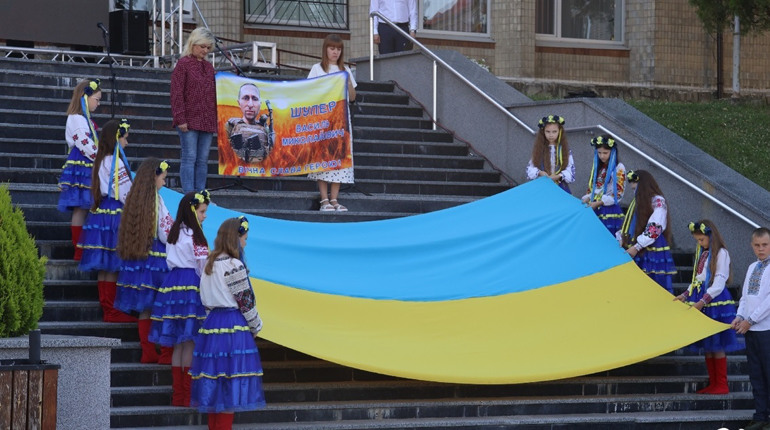 У Городку вшанували пам'ять захисника Василя Шупера у другу річницю його загибелі