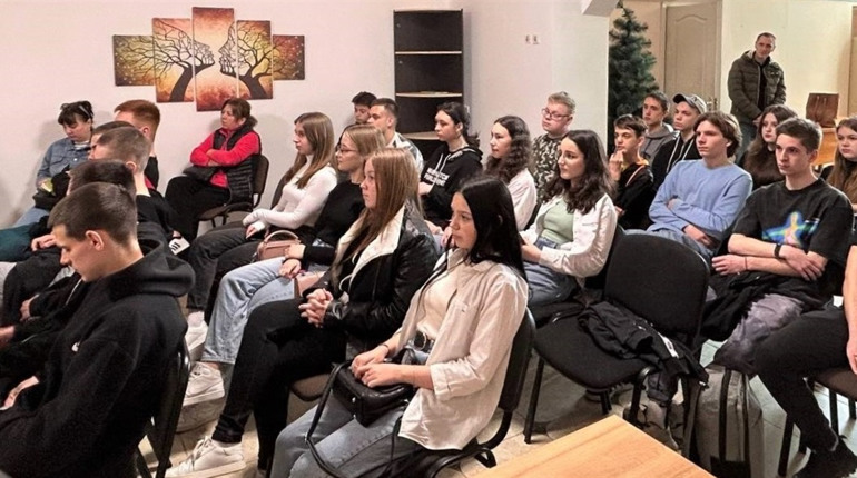 Де навчатися, які професії будуть актуальні у майбутньому: з молоддю Біляївки ділились досвідом