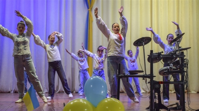 10 років творчості, музики й дитячих талантів: у Сатанові відбувся звітний концерт школи мистецтв