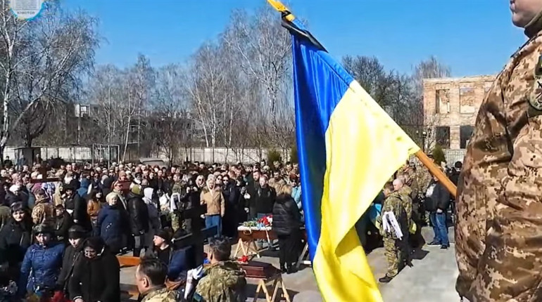 У Конотопі поховали шістьох військових тероборони. Як прощалися з Героями