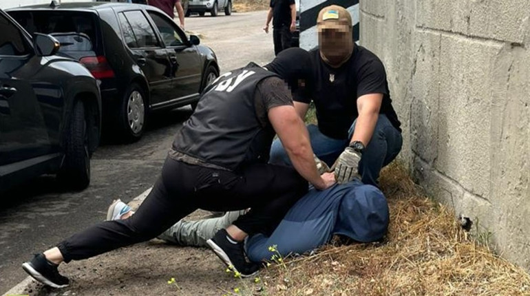 СБУ затримала заступника начальника військкомату у Херсоні: допомагав «відкосити» від призову