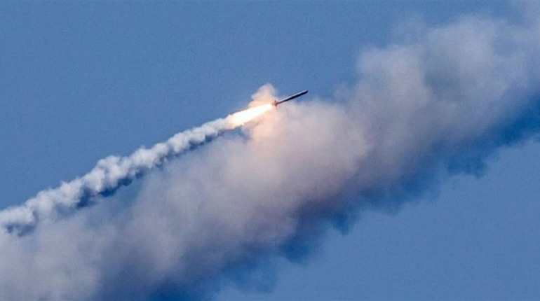 Над Хмельниччиною збили ворожу ракету