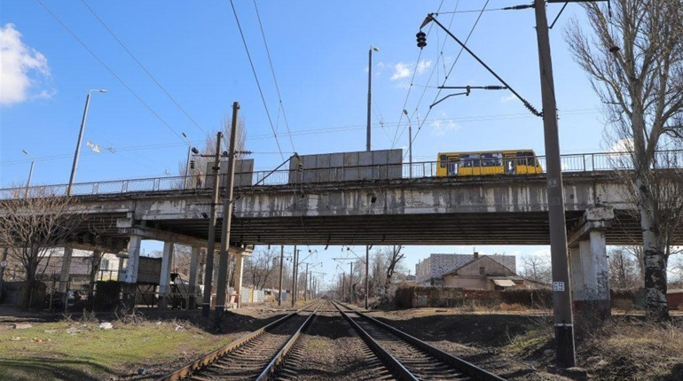 На Іванівському мосту в Одесі частково обмежили рух: як біляївці будуть діставатися до 7го кілометру