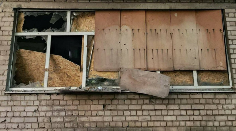 На Херсонщині окупанти завдали ударів по критичній та соціальній інфраструктурі, житлових кварталах