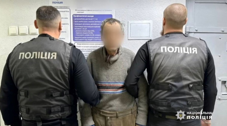 Поліція Київщини повідомила жителю Переяславщини про підозру у вбивстві жінки сокирою ВІДЕО