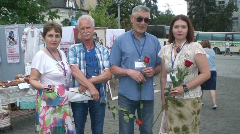 Відомий херсонський поет провів зустрічі зі школярами Нової Каховки