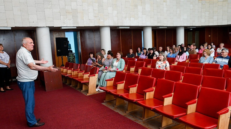 За сумлінну працю та відданість справі: у Кагарлику відзначили держслужбовців