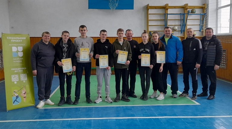 В Озері освітяни провели турнір з настільного тенісу. Хто ж переміг?