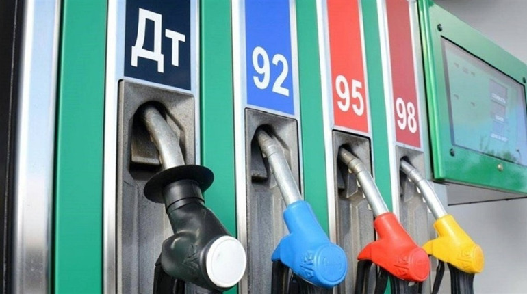 Бензин подорожчає влітку: як зміняться ціни