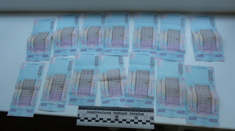 50-річного мешканця Сватівського району зловили на дачі хабаря поліцейському: подробиці