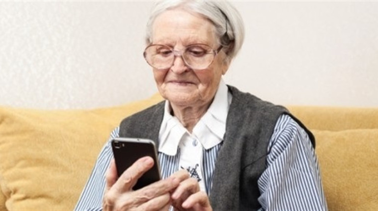 Навесні сватівчани віком 60+ можуть отримати від держави смартфони і пільговий інтернет: подробиці