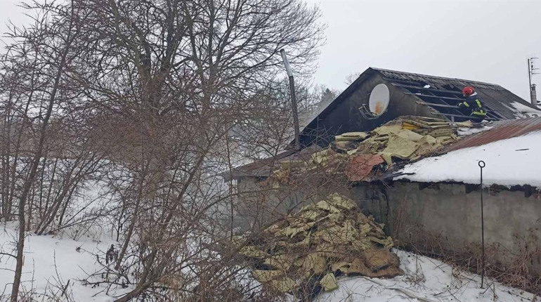 Вогонь знищив інструменти та дах: деталі пожежі у Городку